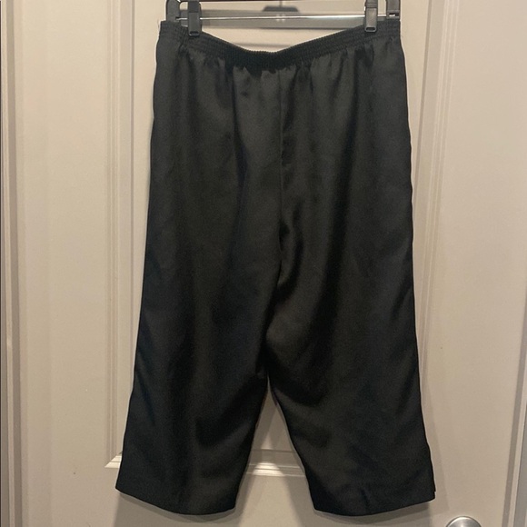 Alfred Dunner Black Ankle Pants w/ Button Detail Size 14P - Picture 6 of 6